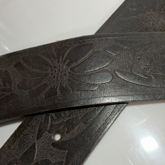 Italian Leather Belt Floral Embossed Western Design Glitter Buckle - Picture 3 of 10
